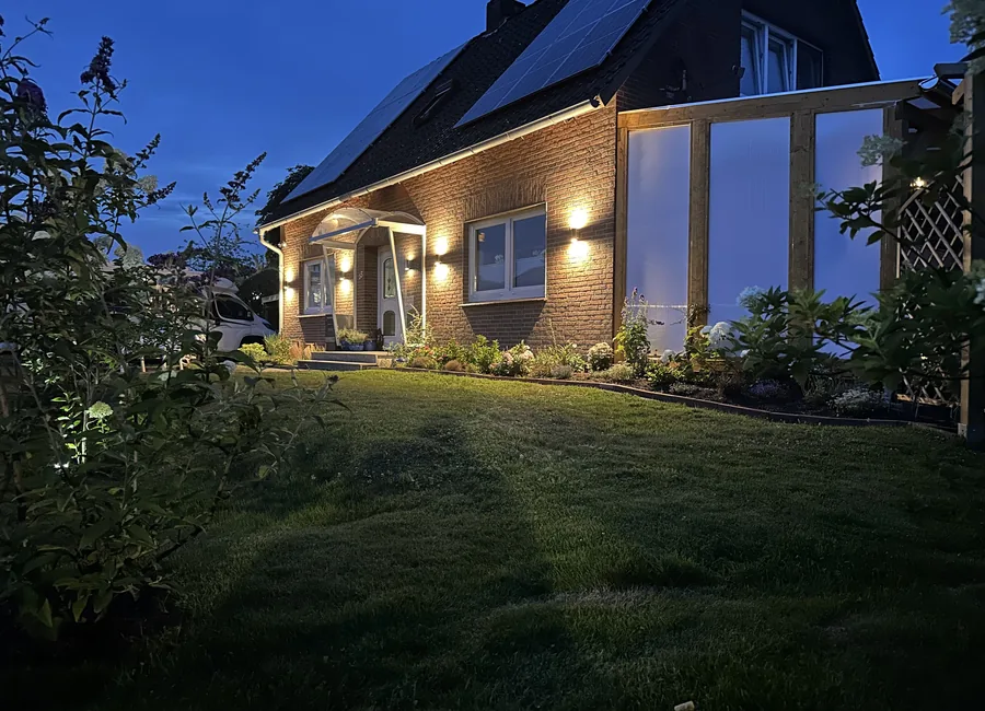 Blick durch den Garten