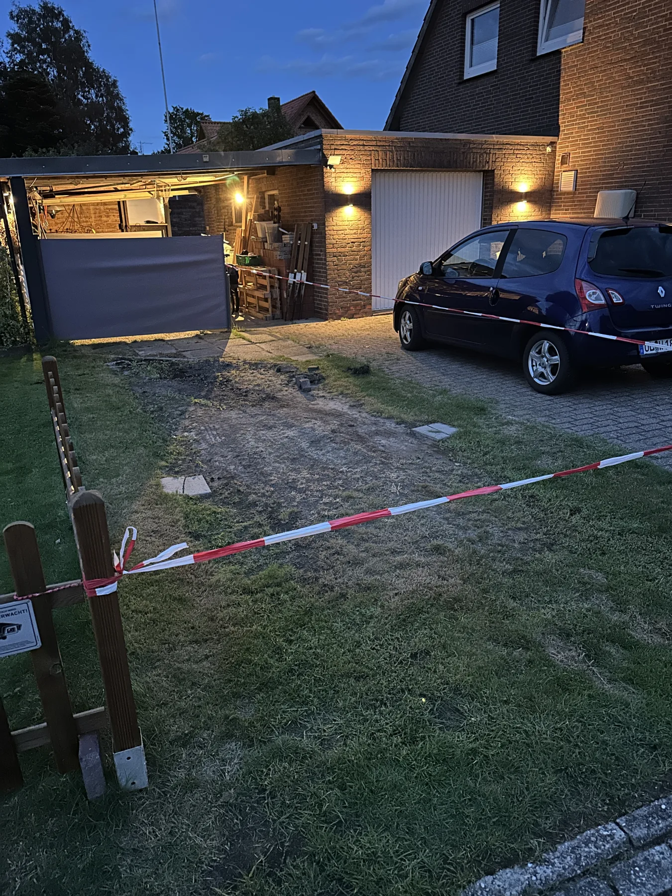 Vorher: Pflasterung des Wohnmobilstellplatz
