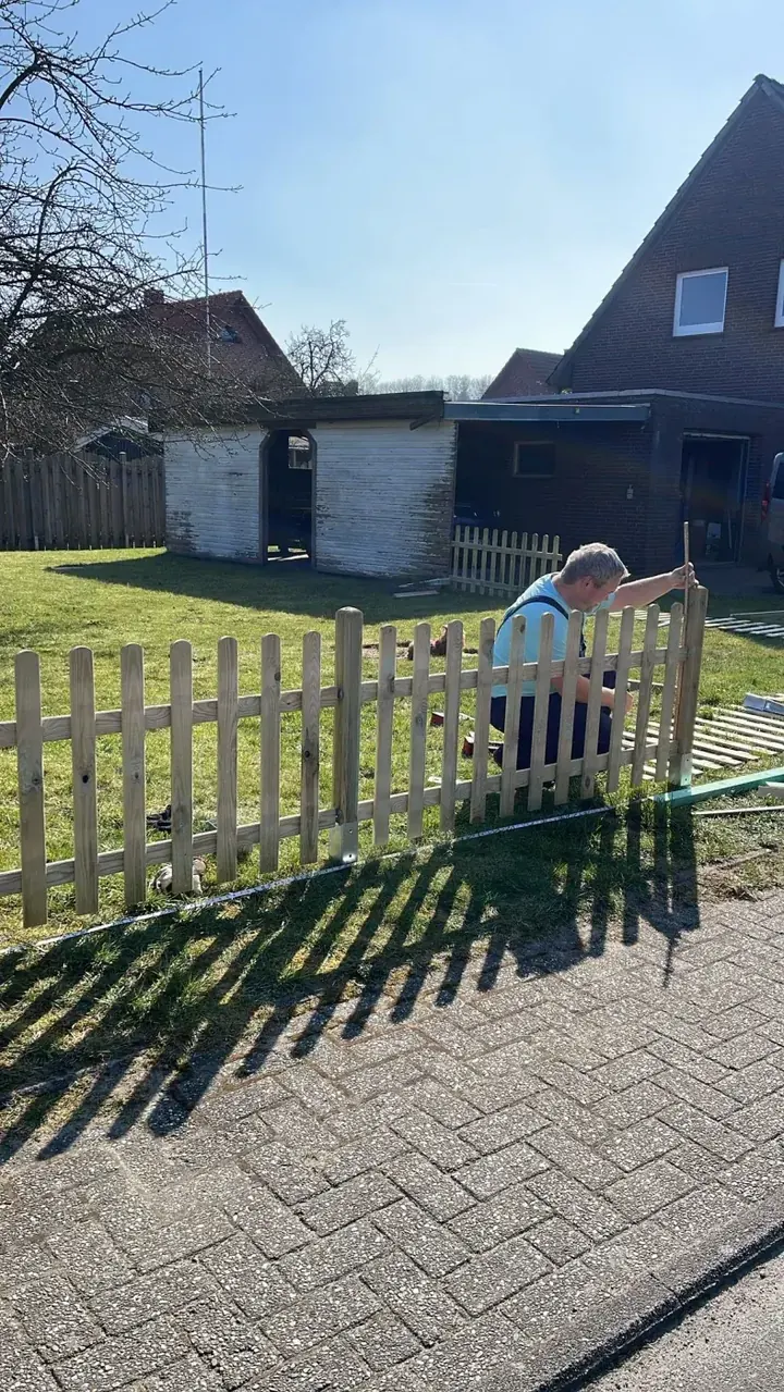 🏡 Rund ums Haus – Der Zaun bekommt seinen neuen Anstrich